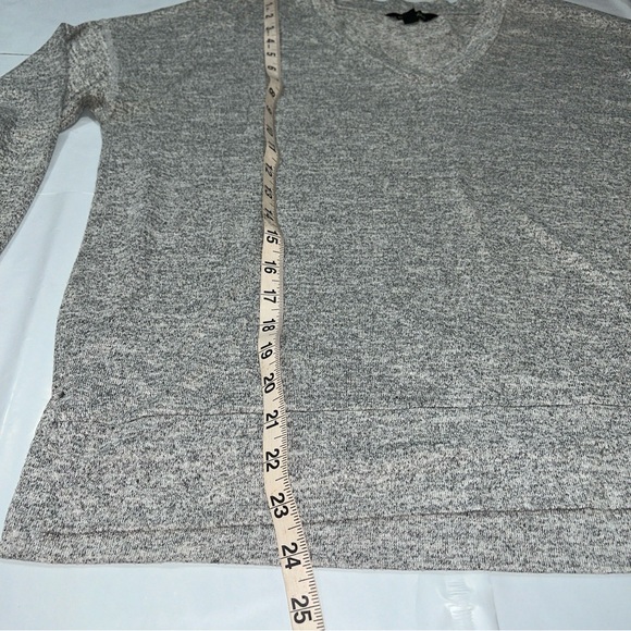 Banana Republic GRAY Long Sleeve V-Neck Knit Sweater Rayon Blend PULLOVER Mens M - Picture 9 of 14